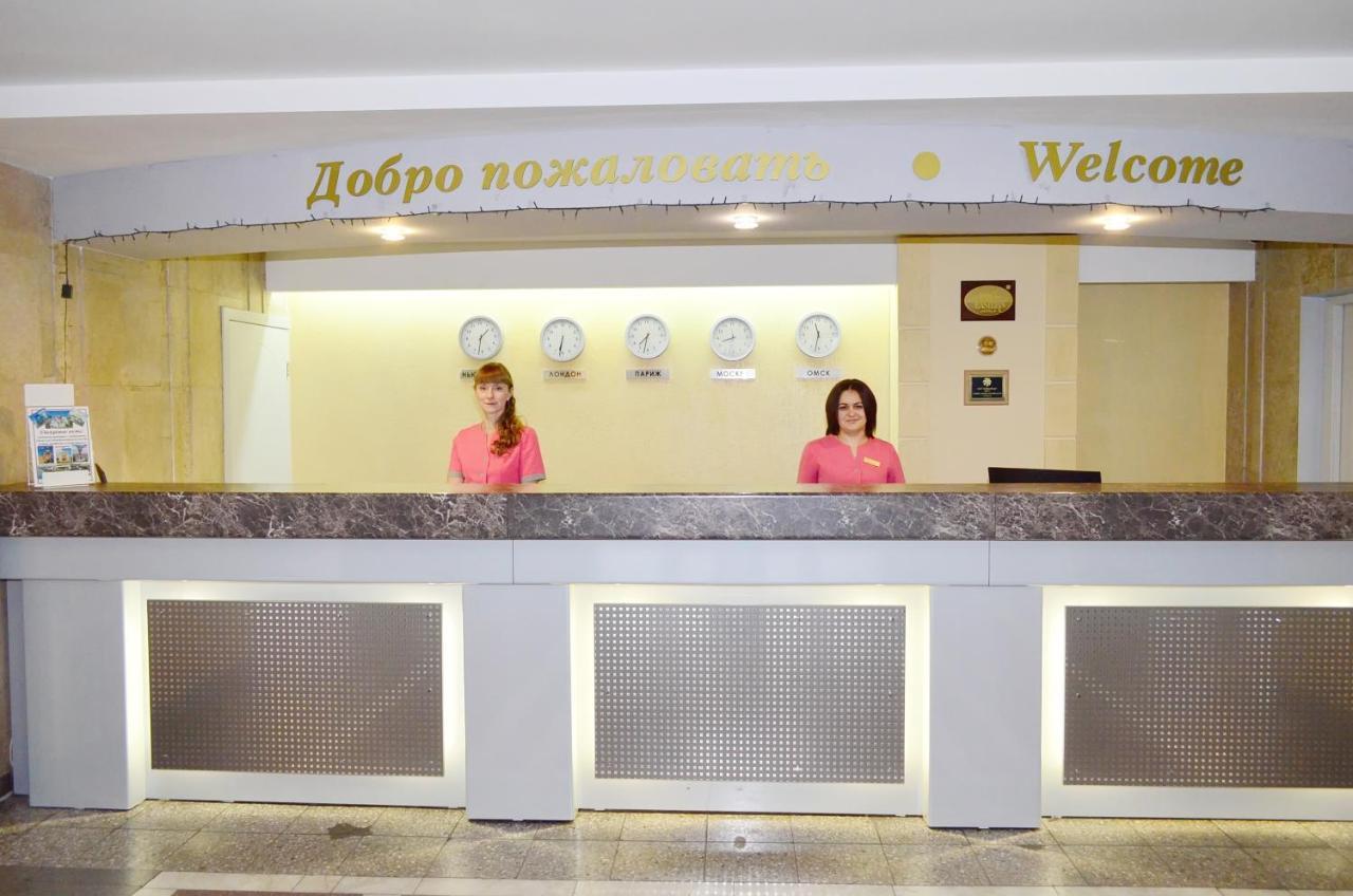 Molodezhnaya Hotel オムスク エクステリア 写真